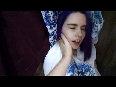 ❤️ Aimsíodh mo SIS sa closet agus chabhraigh sí cum ❌  Físeán gnéis  ag ga.mysexpics.ru